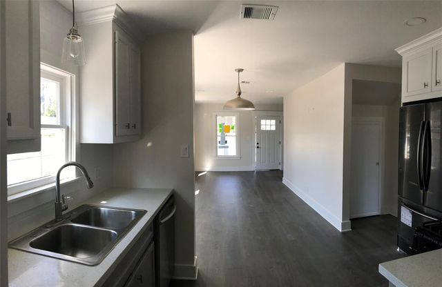 1104 E 26th Street, Houston, TX 77009