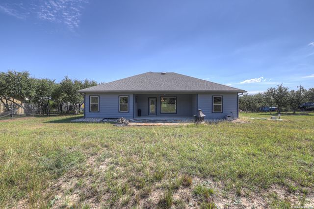 381 Monarch, Canyon Lake, TX 78133