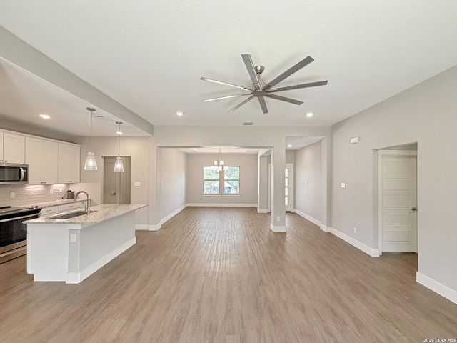381 Monarch, Canyon Lake, TX 78133