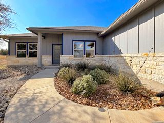 381 Monarch, Canyon Lake, TX 78133