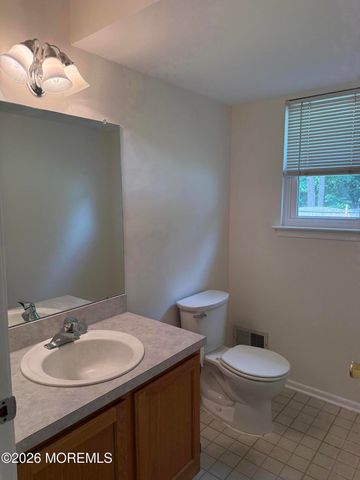 18 Netty Street, Howell, NJ 07731