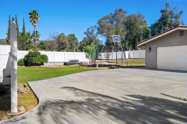 23820 Oak Meadow Drive, Ramona, CA 92065