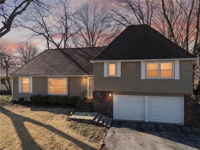 8015 Cleveland Avenue, Kansas City, KS 66109