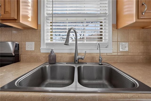 8015 Cleveland Avenue, Kansas City, KS 66109