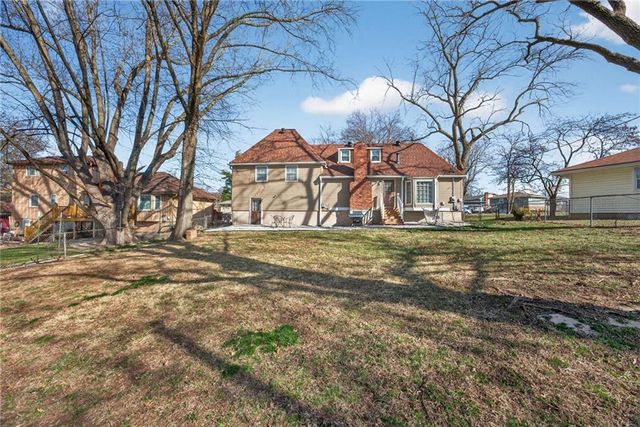 8015 Cleveland Avenue, Kansas City, KS 66109