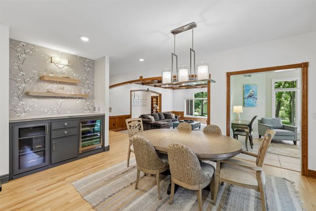 513 S 33rd Street, West Des Moines, IA 50265