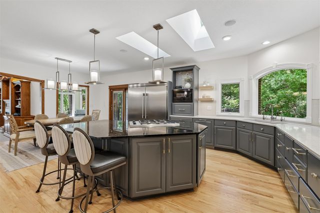 513 S 33rd Street, West Des Moines, IA 50265