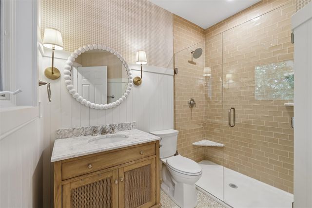 513 S 33rd Street, West Des Moines, IA 50265