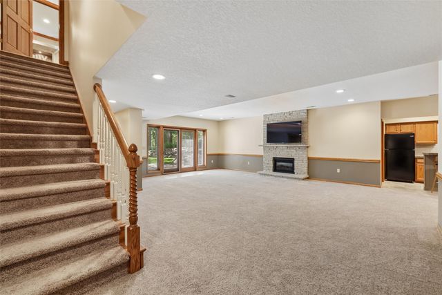 513 S 33rd Street, West Des Moines, IA 50265