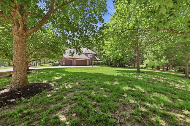 513 S 33rd Street, West Des Moines, IA 50265