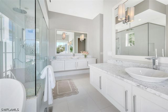 982 9th AVE S, Naples, FL 34102