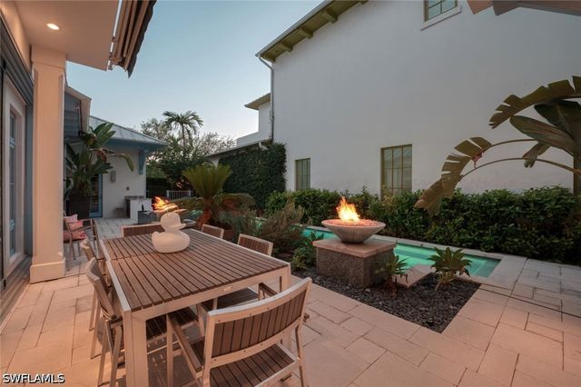 982 9th AVE S, Naples, FL 34102