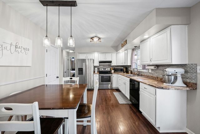 1407 Oak Tree Ct, Hopkinsville, KY 42240