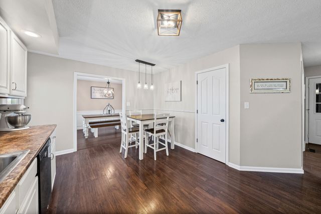 1407 Oak Tree Ct, Hopkinsville, KY 42240