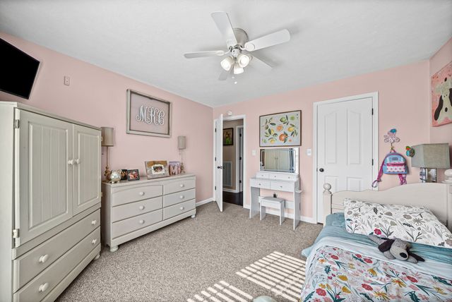 1407 Oak Tree Ct, Hopkinsville, KY 42240