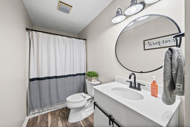 1407 Oak Tree Ct, Hopkinsville, KY 42240