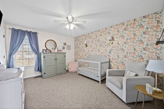 1407 Oak Tree Ct, Hopkinsville, KY 42240