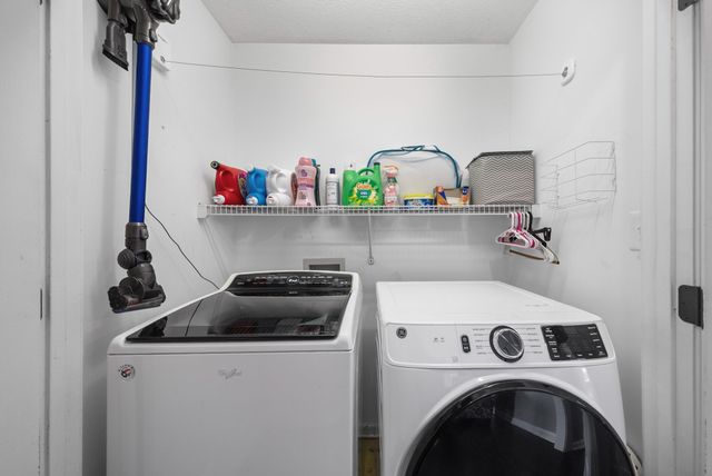 1407 Oak Tree Ct, Hopkinsville, KY 42240