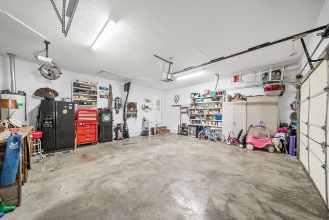 1407 Oak Tree Ct, Hopkinsville, KY 42240