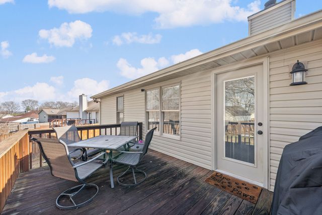 1407 Oak Tree Ct, Hopkinsville, KY 42240