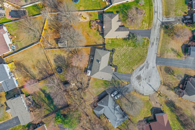 1407 Oak Tree Ct, Hopkinsville, KY 42240