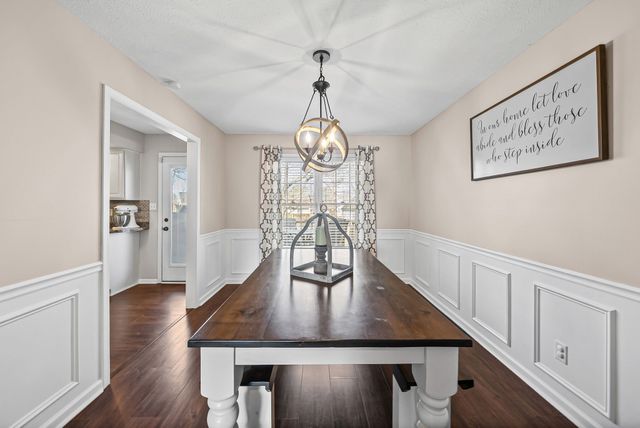 1407 Oak Tree Ct, Hopkinsville, KY 42240