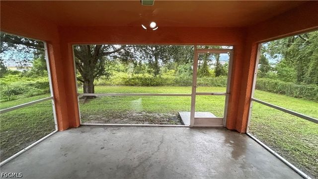 3902 23rd ST SW, Lehigh Acres, FL 33976