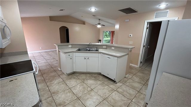 3902 23rd ST SW, Lehigh Acres, FL 33976