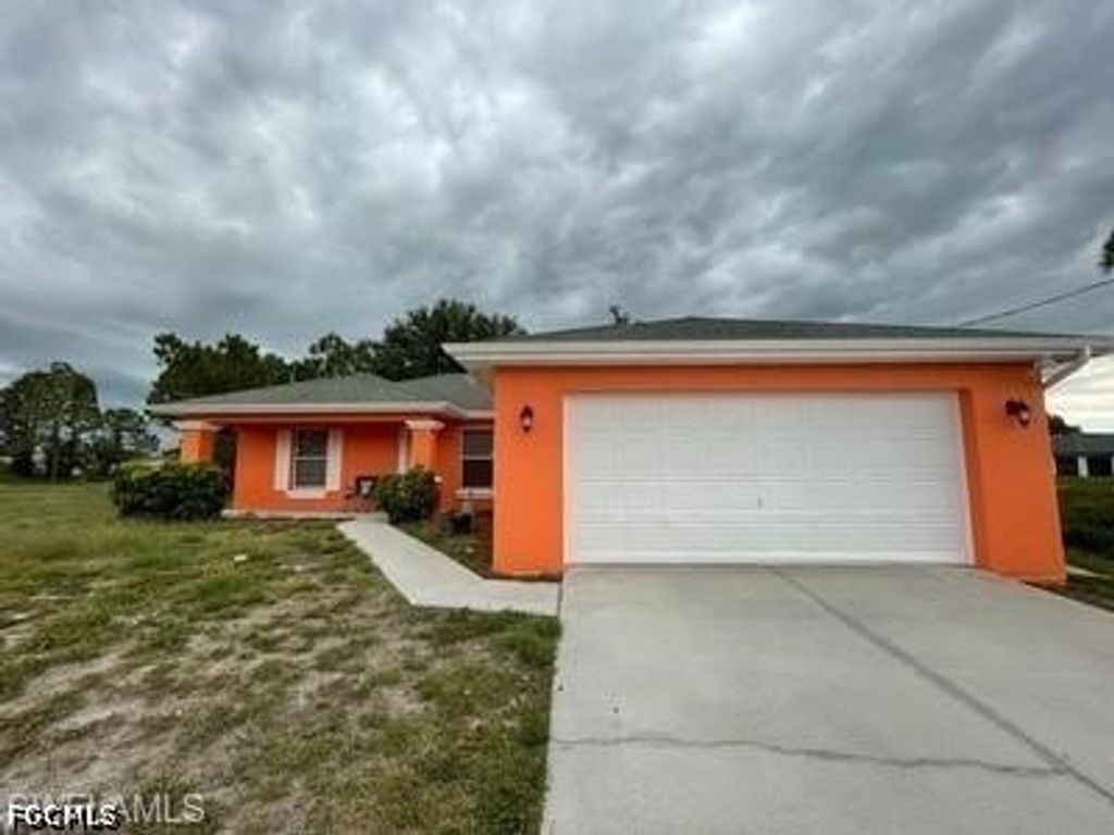 3902 23rd ST SW, Lehigh Acres, FL 33976