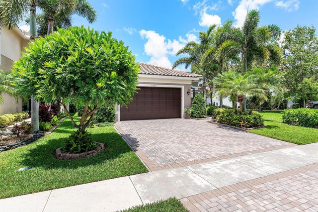 8388 Calabria Lakes Drive, Boynton Beach, FL 33473