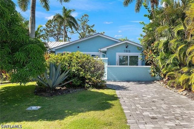 792 108th AVE N, Naples, FL 34108
