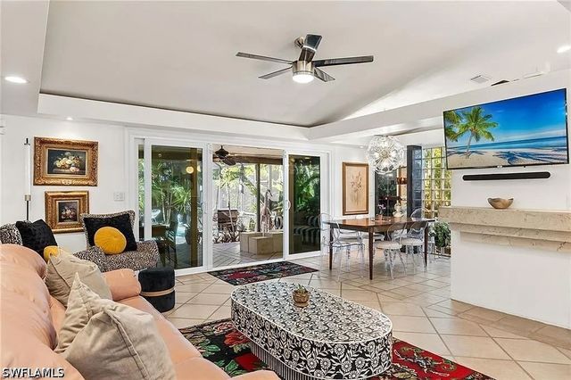792 108th AVE N, Naples, FL 34108