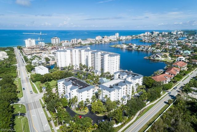 410 FLAGSHIP DR # 806, Naples, FL 34108