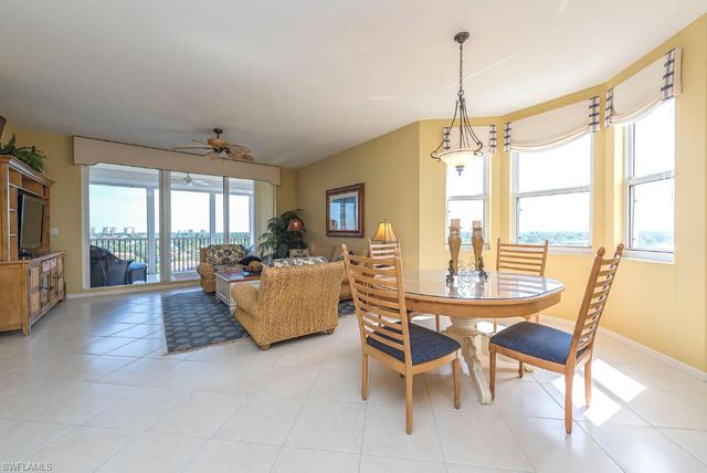 410 FLAGSHIP DR # 806, Naples, FL 34108