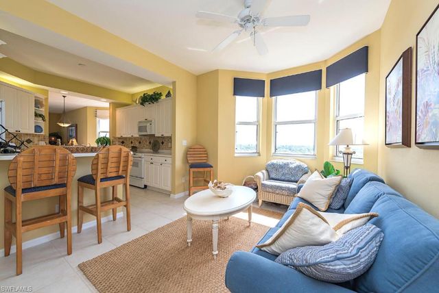 410 FLAGSHIP DR # 806, Naples, FL 34108