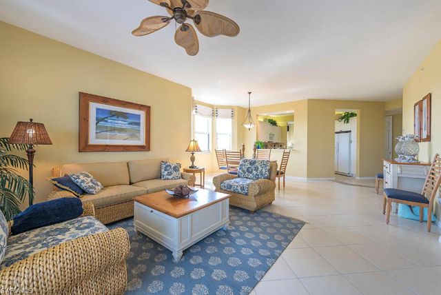 410 FLAGSHIP DR # 806, Naples, FL 34108