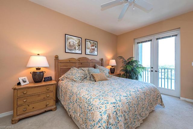 410 FLAGSHIP DR # 806, Naples, FL 34108