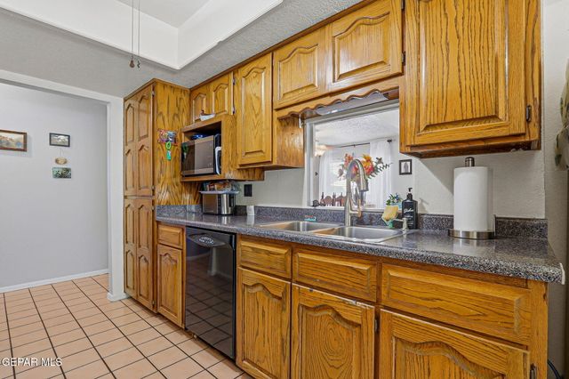 309 RIO VERDE Drive, El Paso, TX 79912