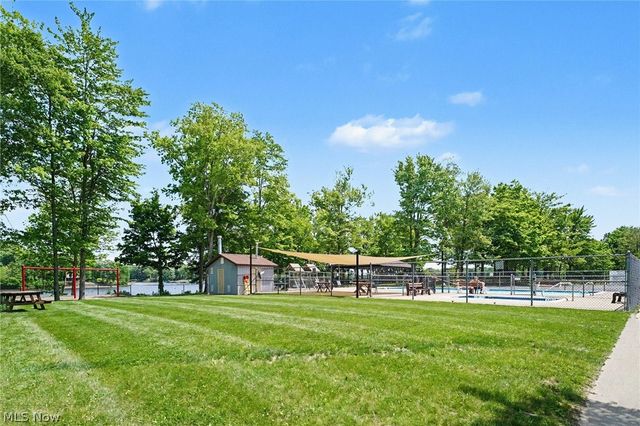 62 Rockaway Drive, Roaming Shores, OH 44085