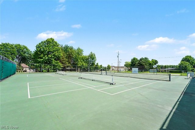 62 Rockaway Drive, Roaming Shores, OH 44085