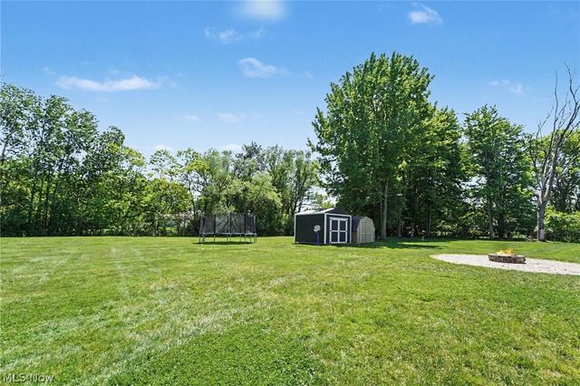 62 Rockaway Drive, Roaming Shores, OH 44085
