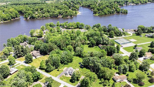 62 Rockaway Drive, Roaming Shores, OH 44085
