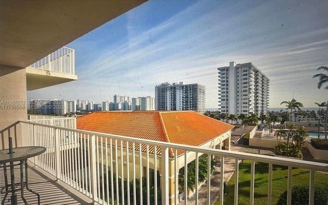 3020 NE 32nd Avenue 817, Fort Lauderdale, FL 33308