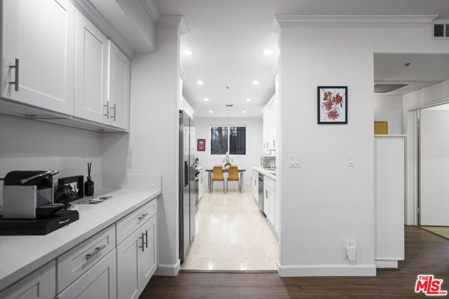 333 Westminster Avenue 104, Los Angeles, CA 90020