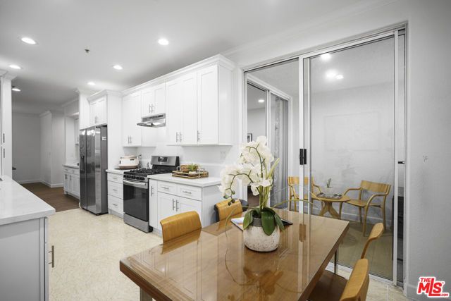 333 Westminster Avenue 104, Los Angeles, CA 90020