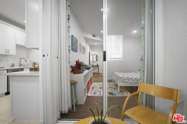 333 Westminster Avenue 104, Los Angeles, CA 90020