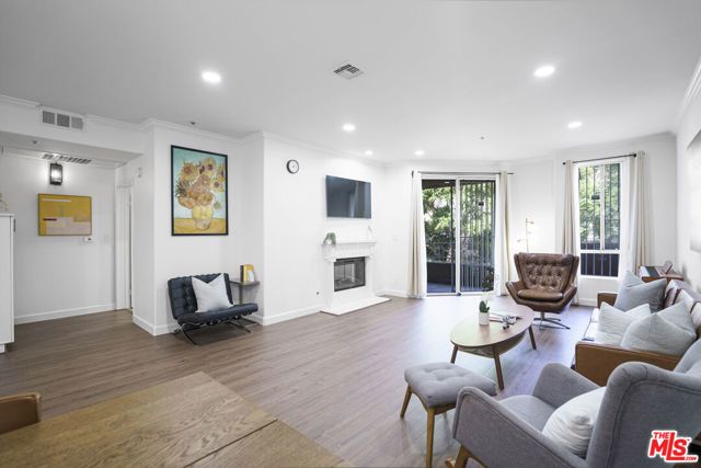333 Westminster Avenue 104, Los Angeles, CA 90020