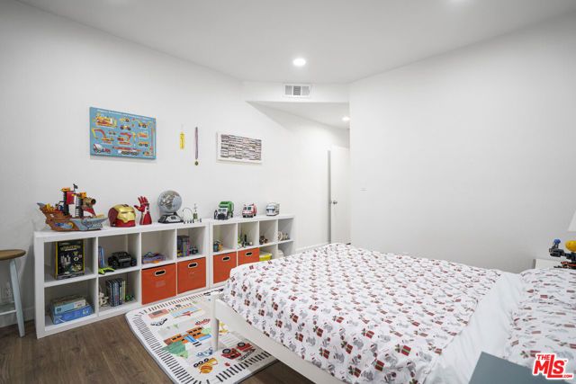 333 Westminster Avenue 104, Los Angeles, CA 90020
