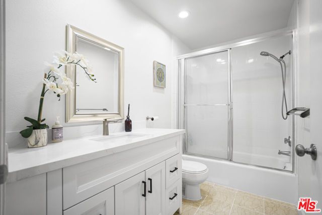 333 Westminster Avenue 104, Los Angeles, CA 90020