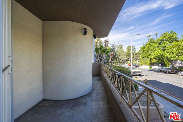 333 Westminster Avenue 104, Los Angeles, CA 90020
